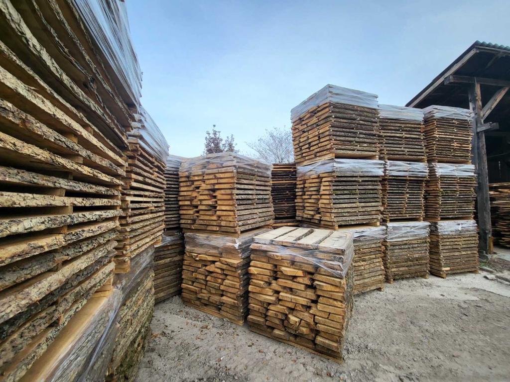 Stacked timber packages in the EDERA production yard